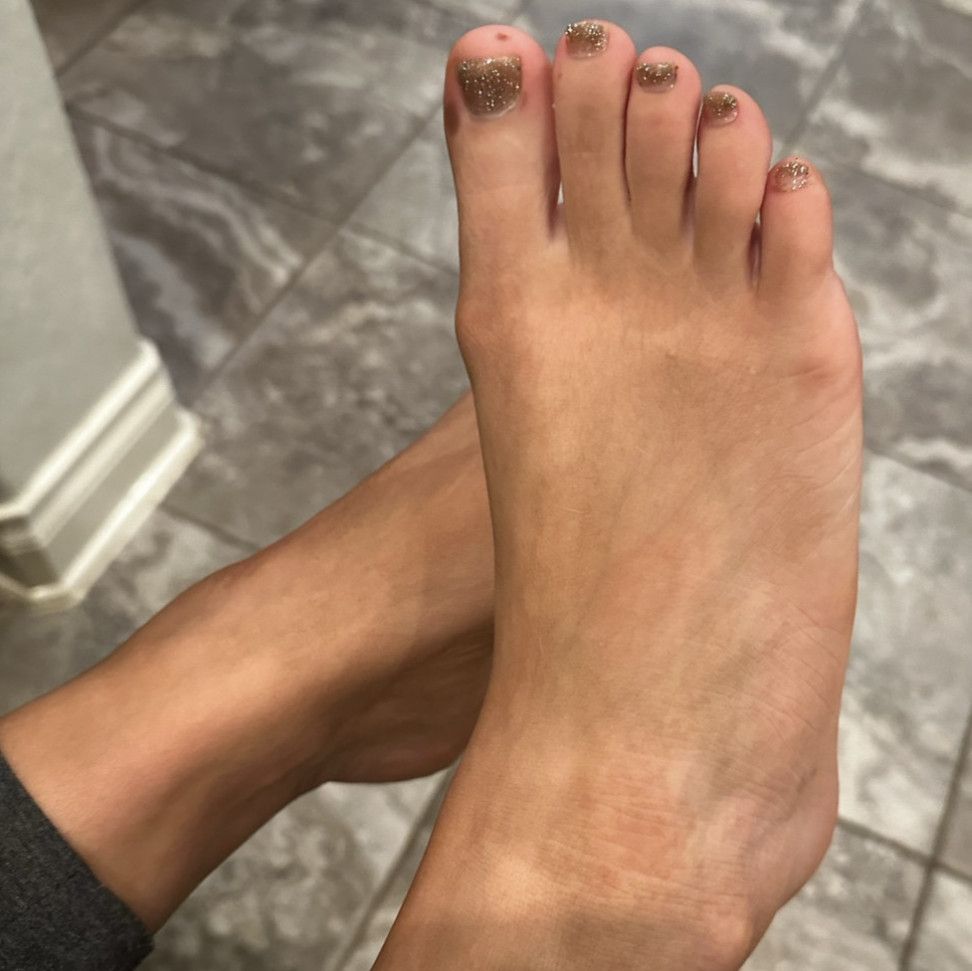 15 Random Feet Pics