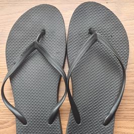 Unbranded Flip Flops