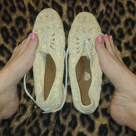 size 9 OLD WORN LACE SNEAKER1S SHOES FOR FOOTBOY