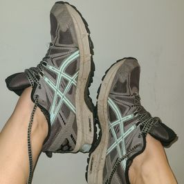 Size 9 Sneaker Sweaty Stinky Feet ODOR