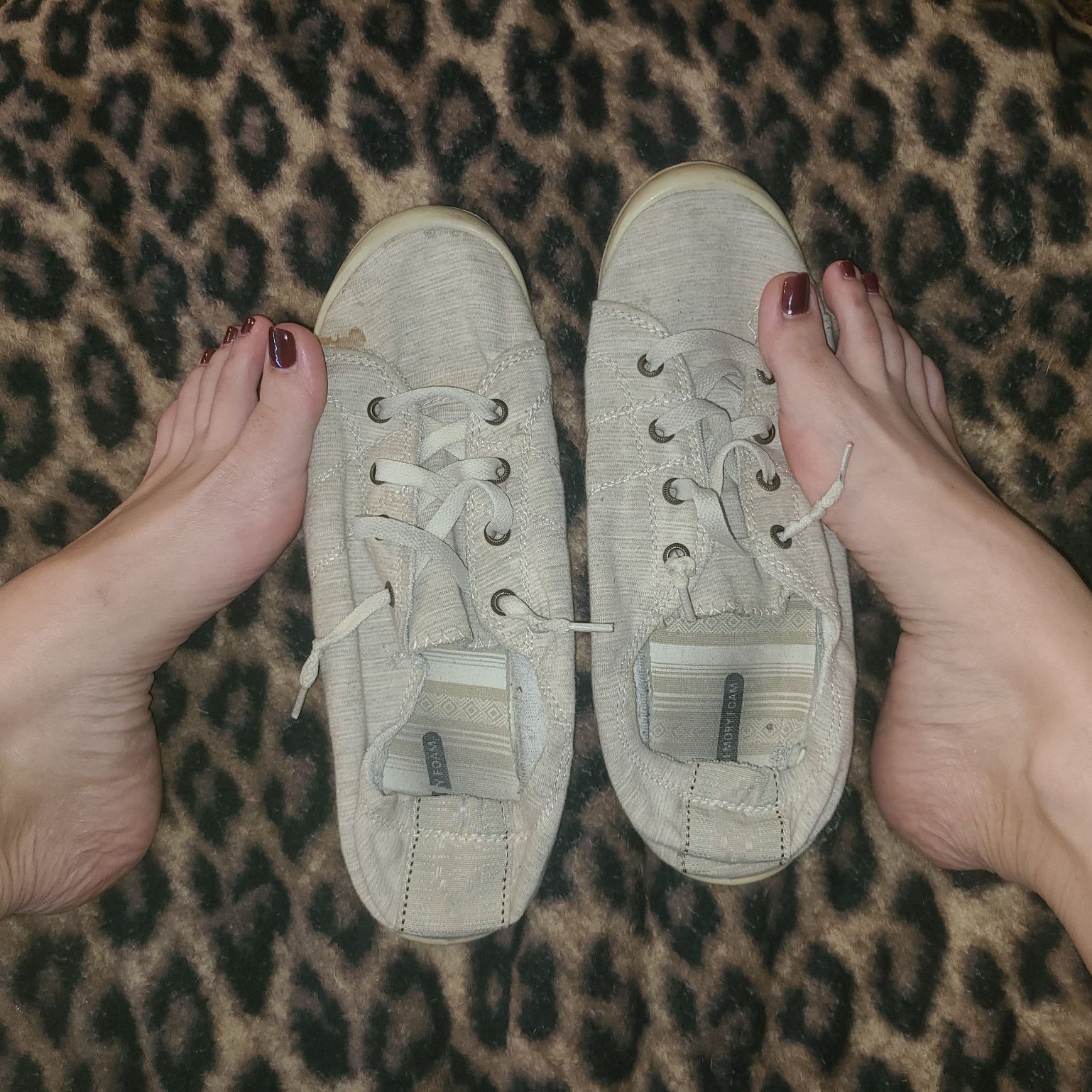 Size 9 Stinky Canvas Soft Toe Jam Sneakers Filled With Feet
