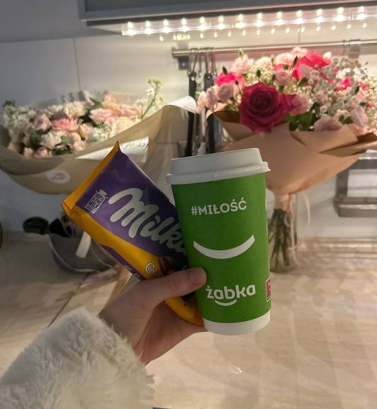 Treat me a coffe and chocolatte