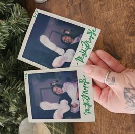 Set of 2 Polaroids Maggie in White Socks