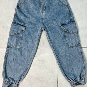 I m selling pants