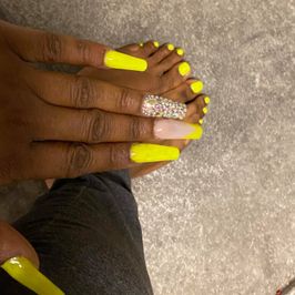 Fullset and Pedicure