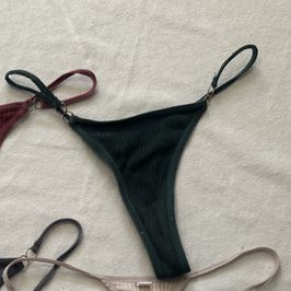 Dark grey thongs