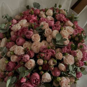 Gift Flowers To ME