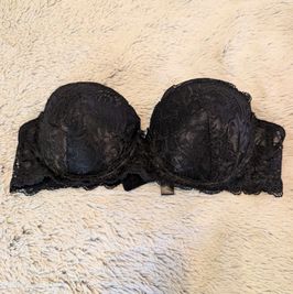 Strapless Black Lacy Bra