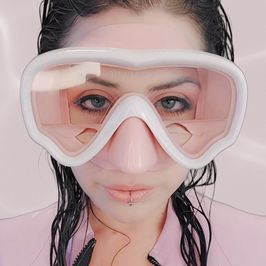 Scuba Babe Photoset in Diving Mask and Swimsuit