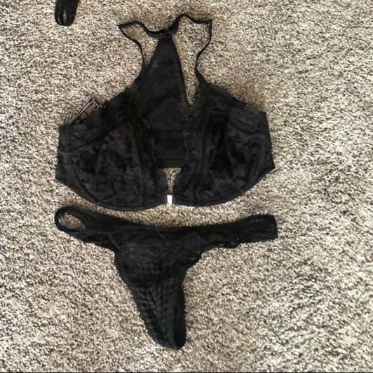 Victoria Secret Black Bra And Panty Set