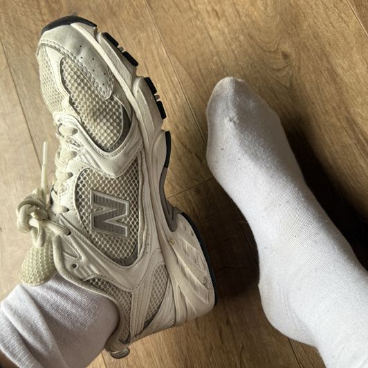 DIRTY GYM SOCKS