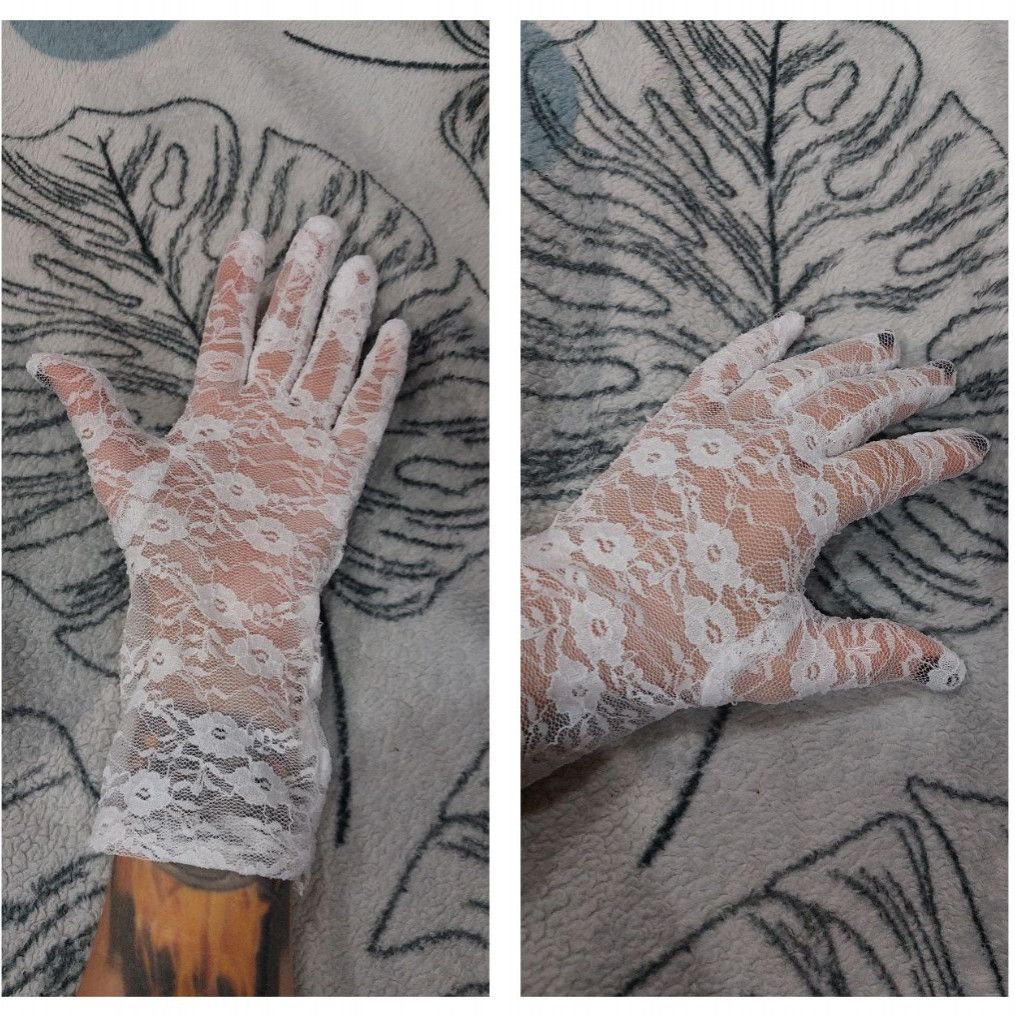 White lace gloves