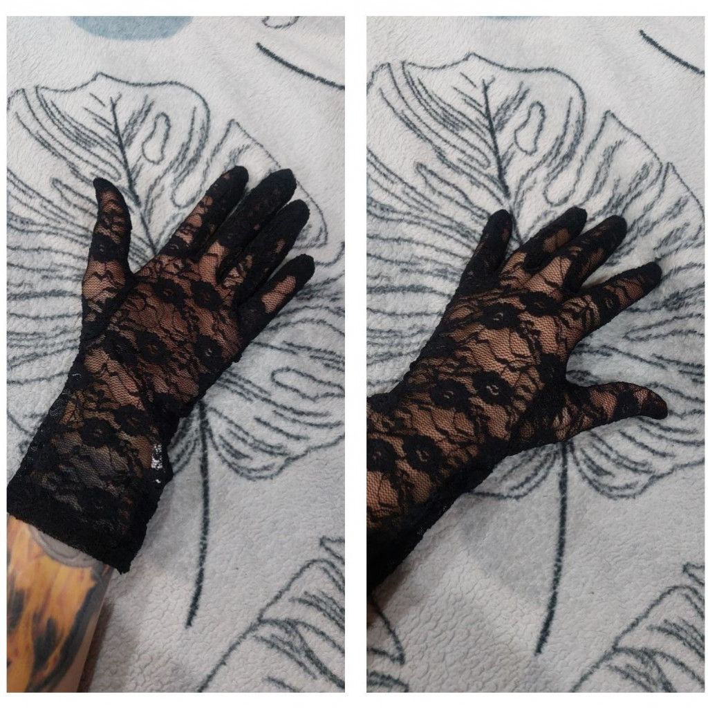 Black lace gloves