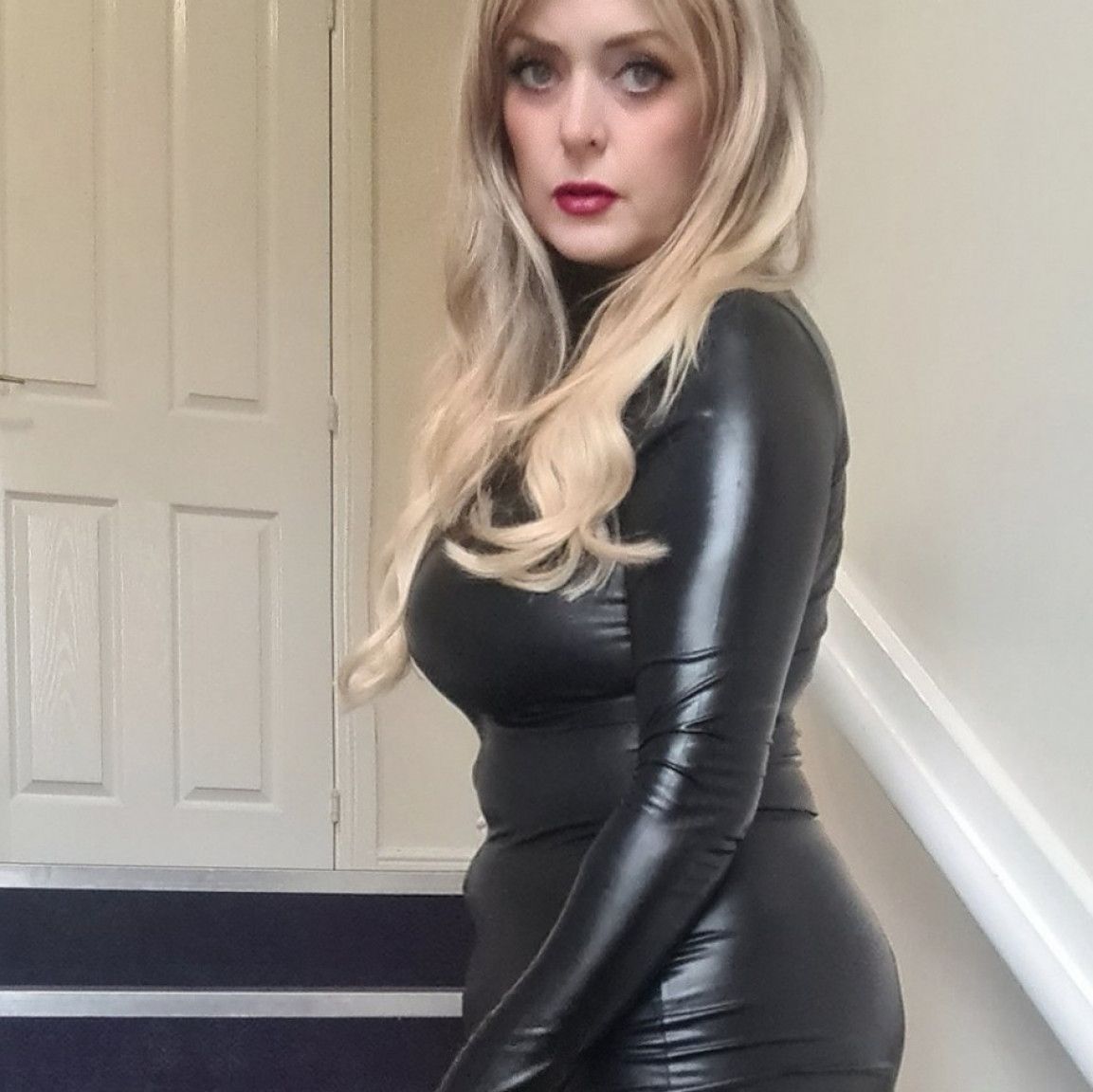 The Executive Gloss: Private Viewing of My Shiny Clothes