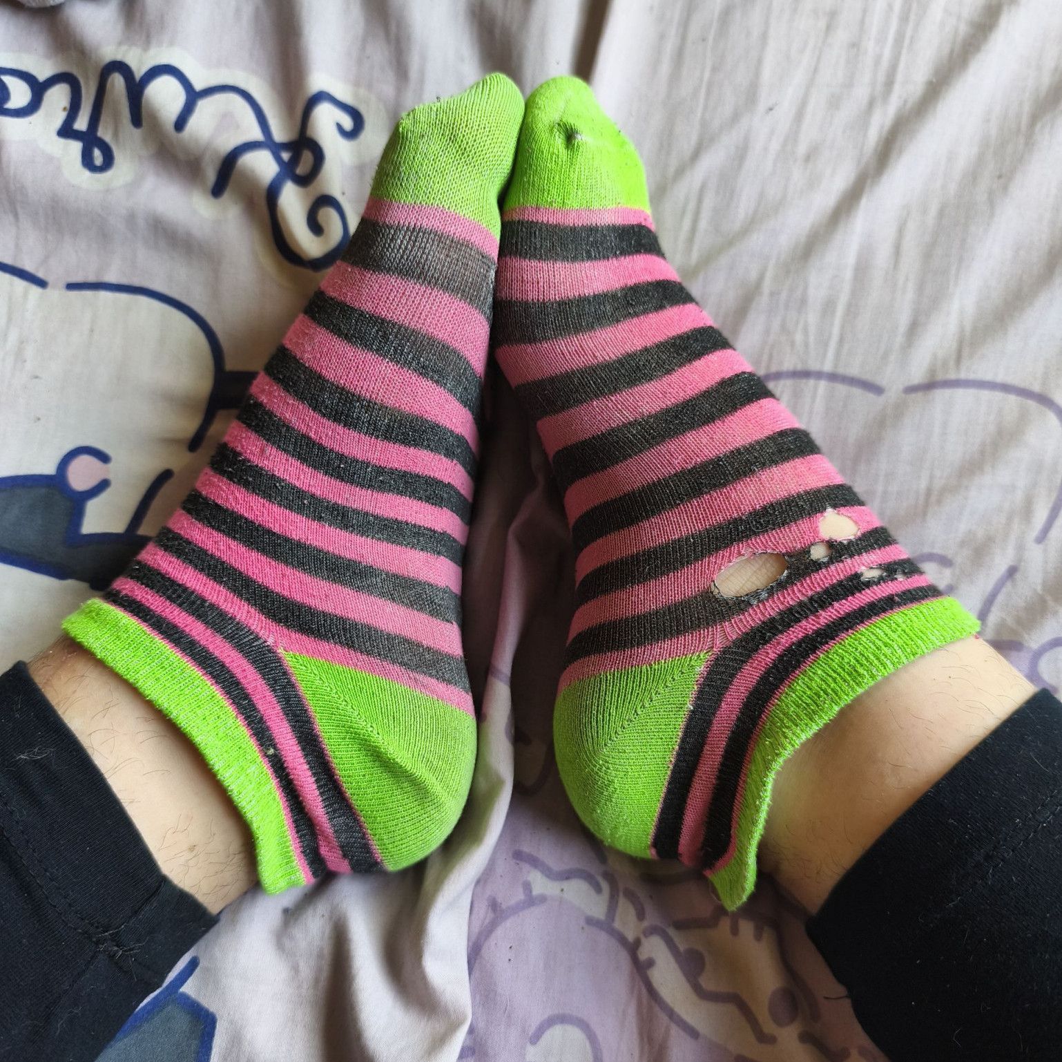DESTROYED FLUORESCENT STRIPED SOCKS