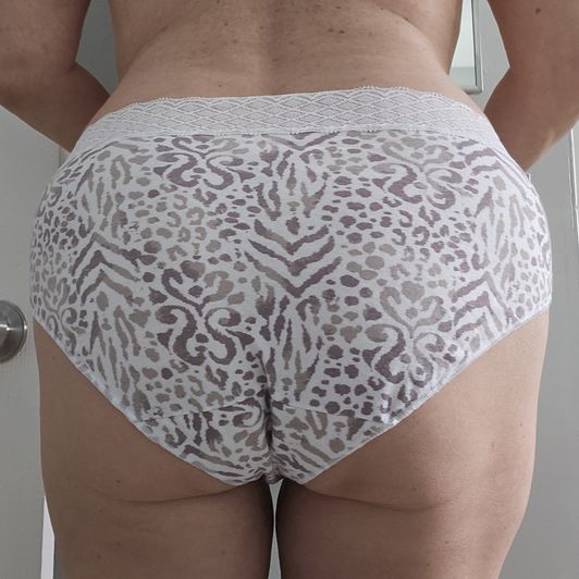 Lace and cotton full back panty  worn 1 day before sending