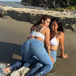 photo set wet jeans