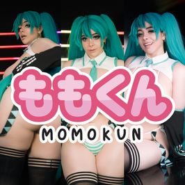 2TB Miku Hatsune Photoset