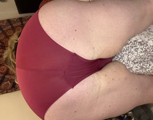 Large red 3 day panties tight juices