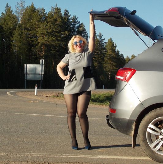 Upskirt no panties Big butts pantyhose