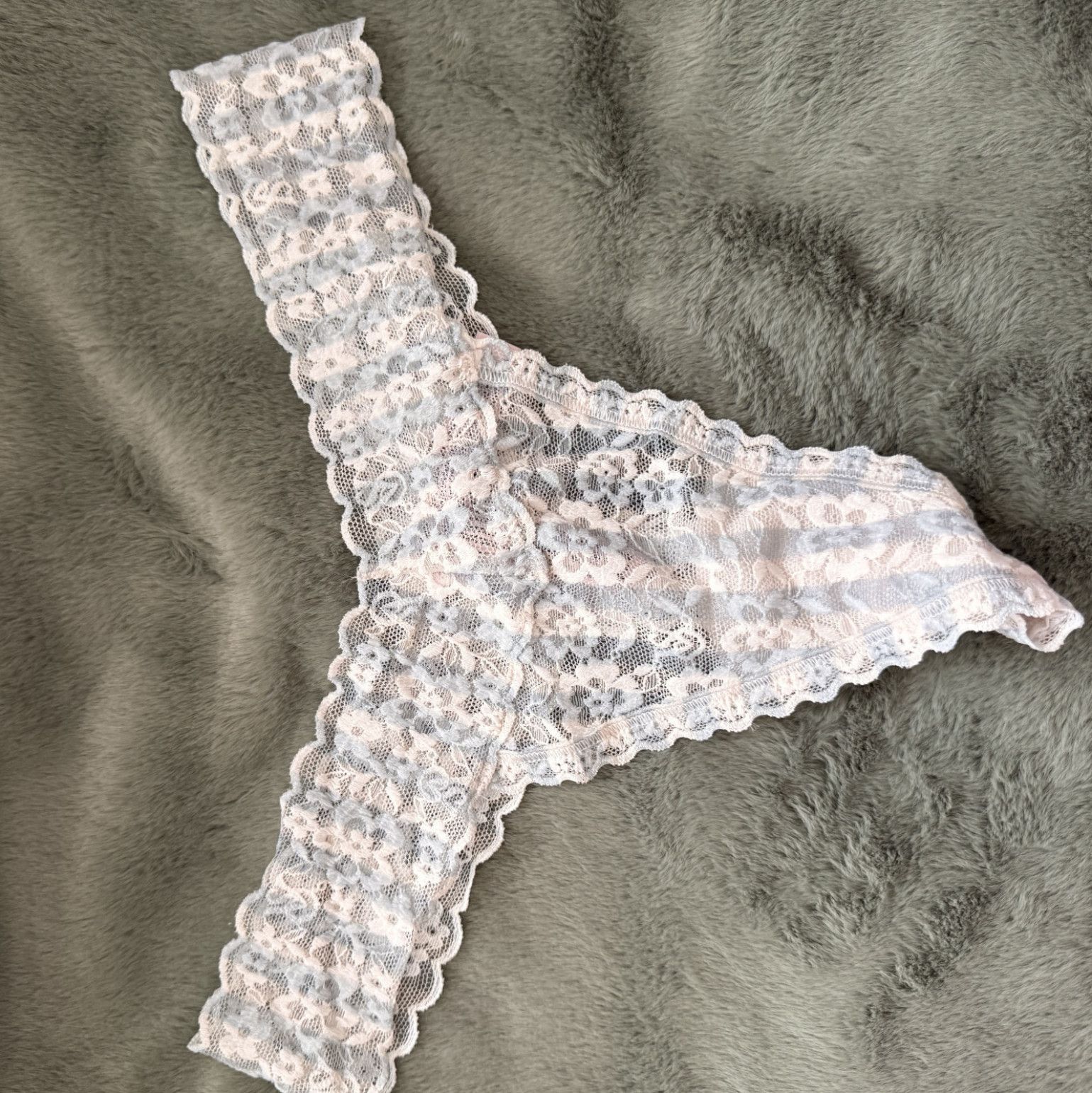 VS Lace Thong