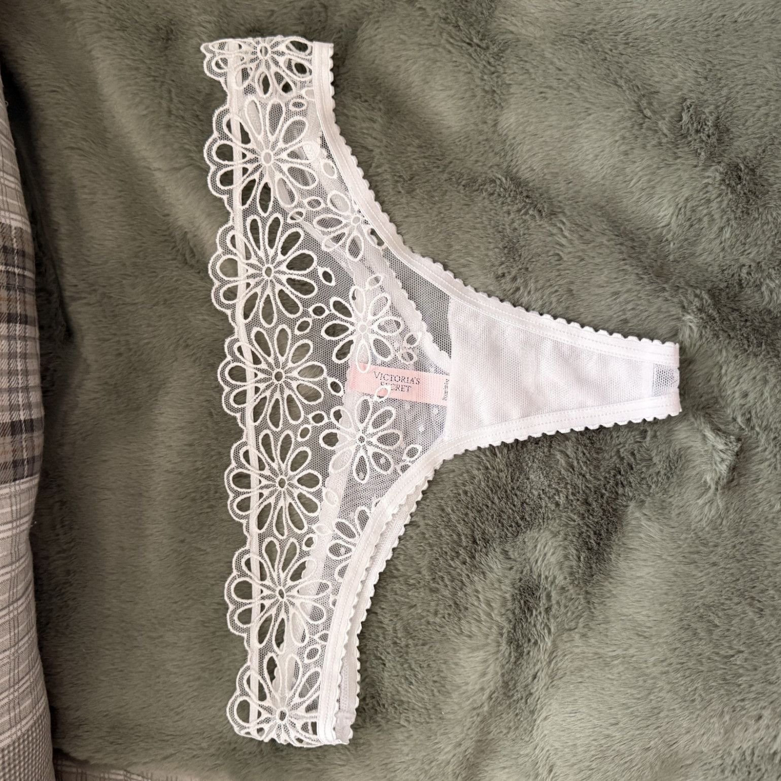 White Lace VS Thong