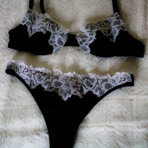 My mommys underwear!