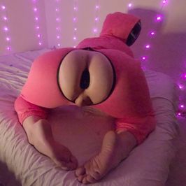 Imagine this ass in your face