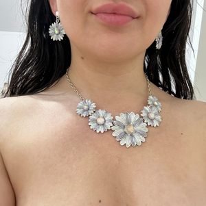 Elegant Floral Necklace Earrings Set