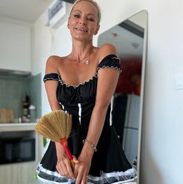 cleaning lady photo set
