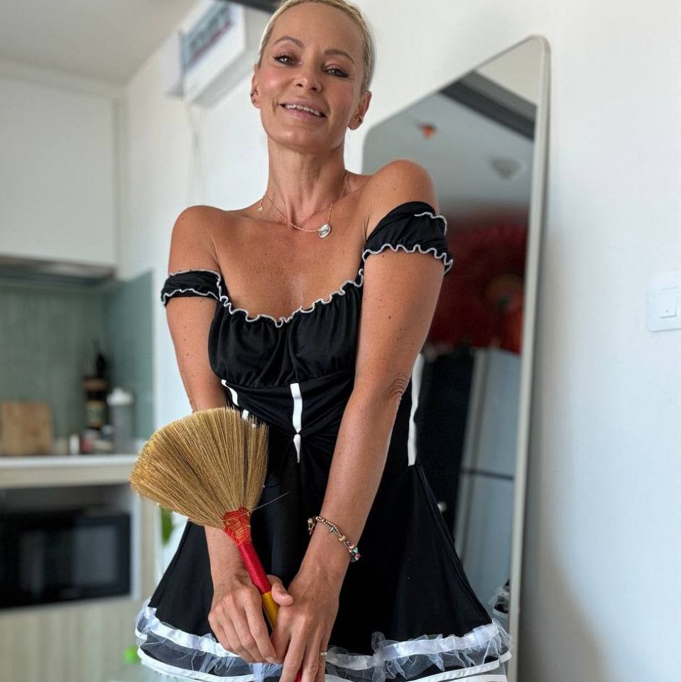 cleaning lady photo set