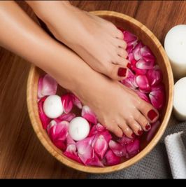 Spoil me to get  pedicure manicure done
