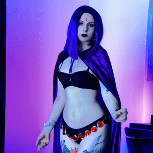Raven lingerie cosplay