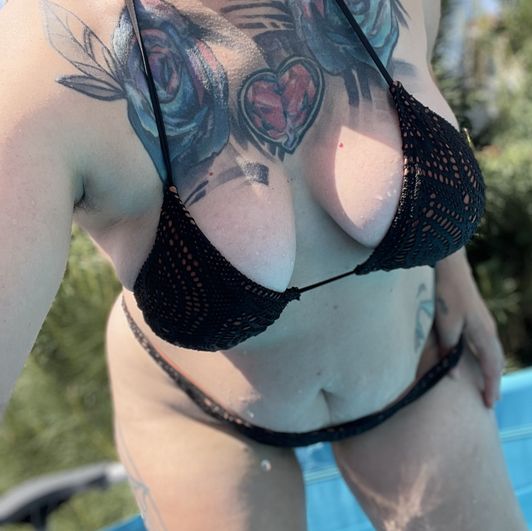 Curvy Milf Bikini plus 10 Minute Custom
