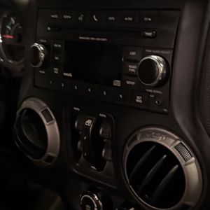 Buy me an Apple CarPlay System