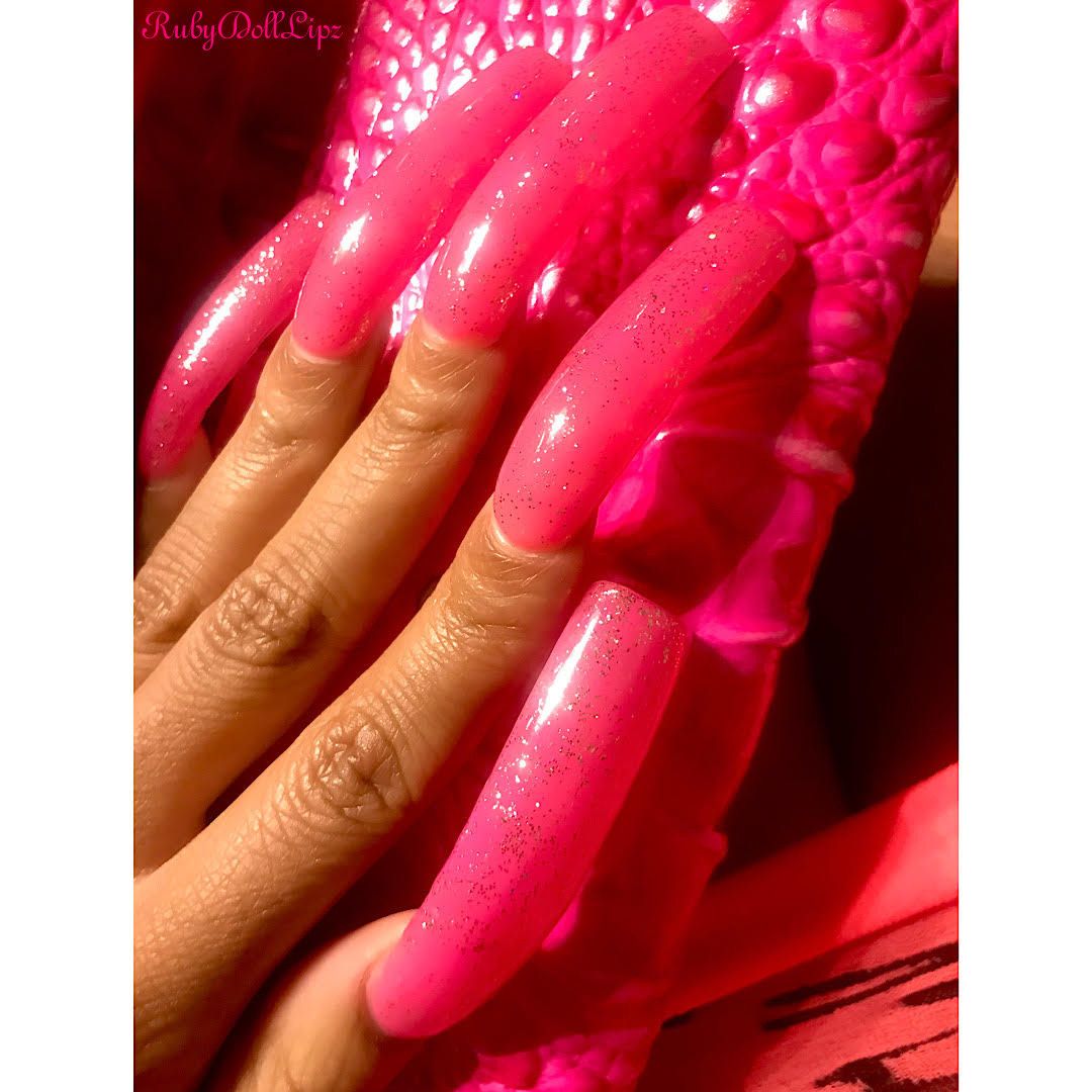 38 Pics: Bubble Gum Glitter Nails