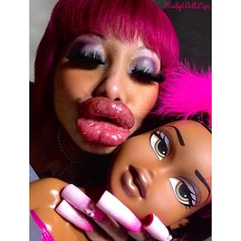 38 Pics: Larger Lips Doll Head Kisses 41