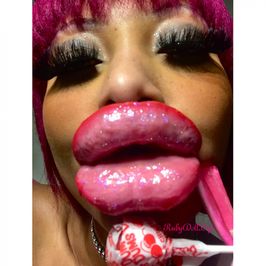 38 Pics: Mega Lips Tiny Pop 7