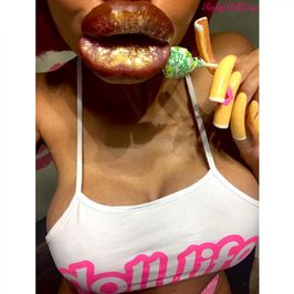 38 Pics: Mega Lips Tiny Pop 8