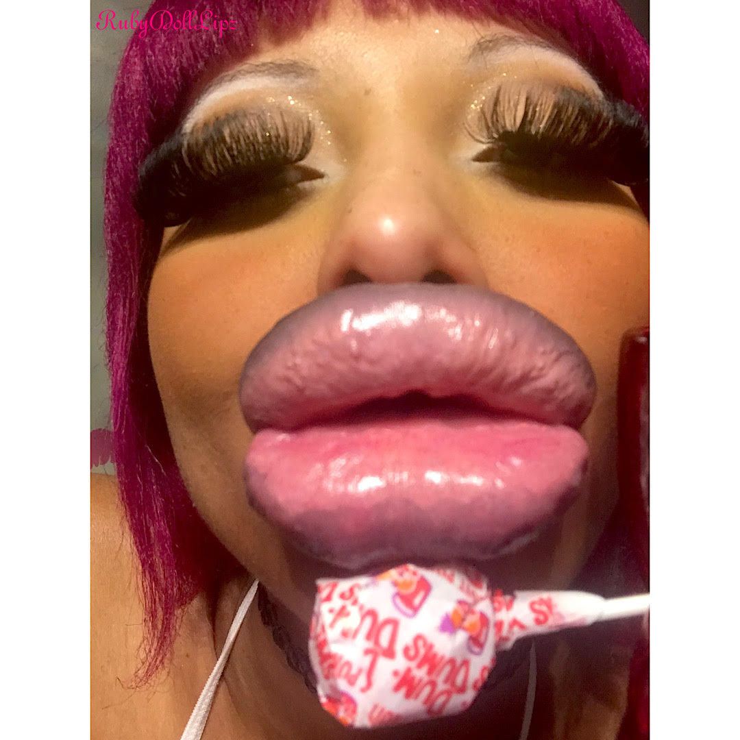 38 Pics: Mega Lips Tiny Pop 9