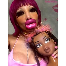 38 Pics: Larger Lips Doll Head Kisses 43