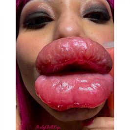 38 Pics: POV Bubble Yum Gloss Kisses
