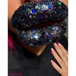 38 Pics: POV Black Glitter Kisses