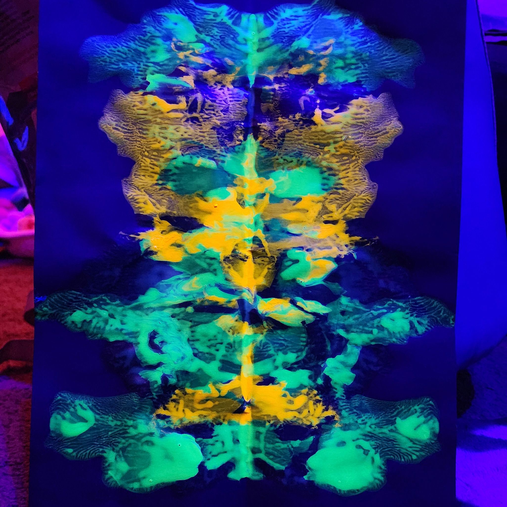 UV reactive rorschach inkblot