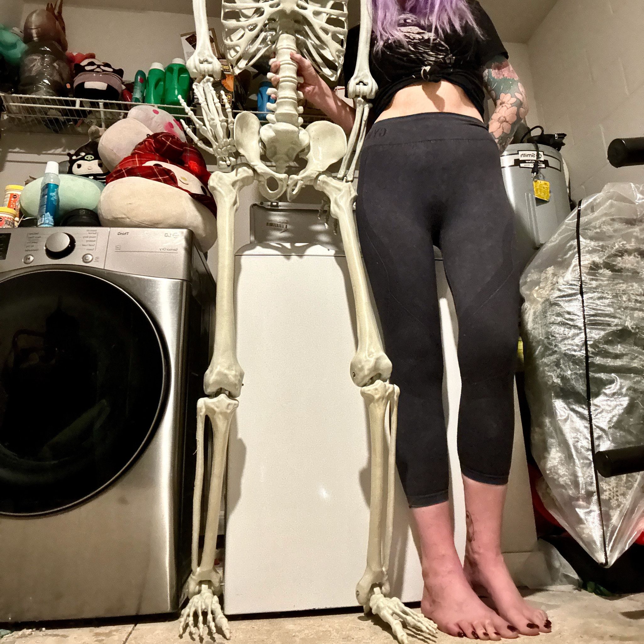 Photo Set: Garage Giantess: 67 Goddess Height Comparisons