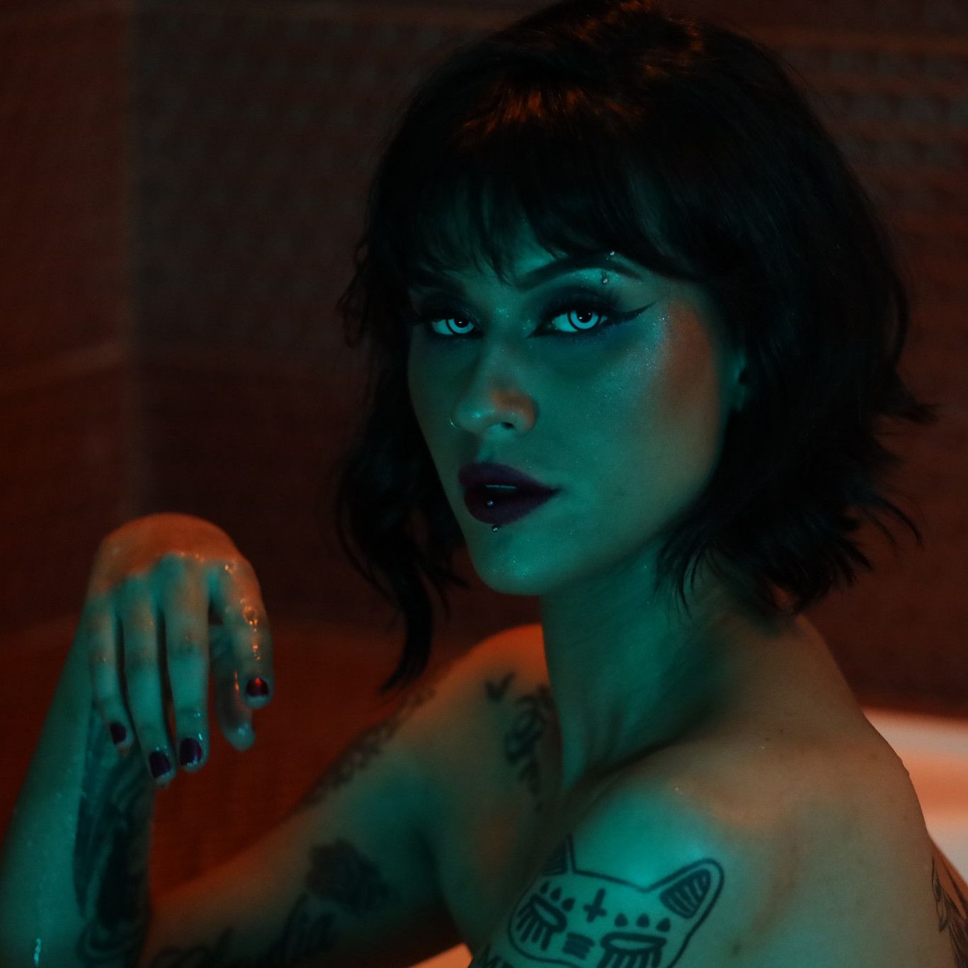 Jacuzzi Temptation photo set