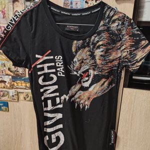 black t shirt