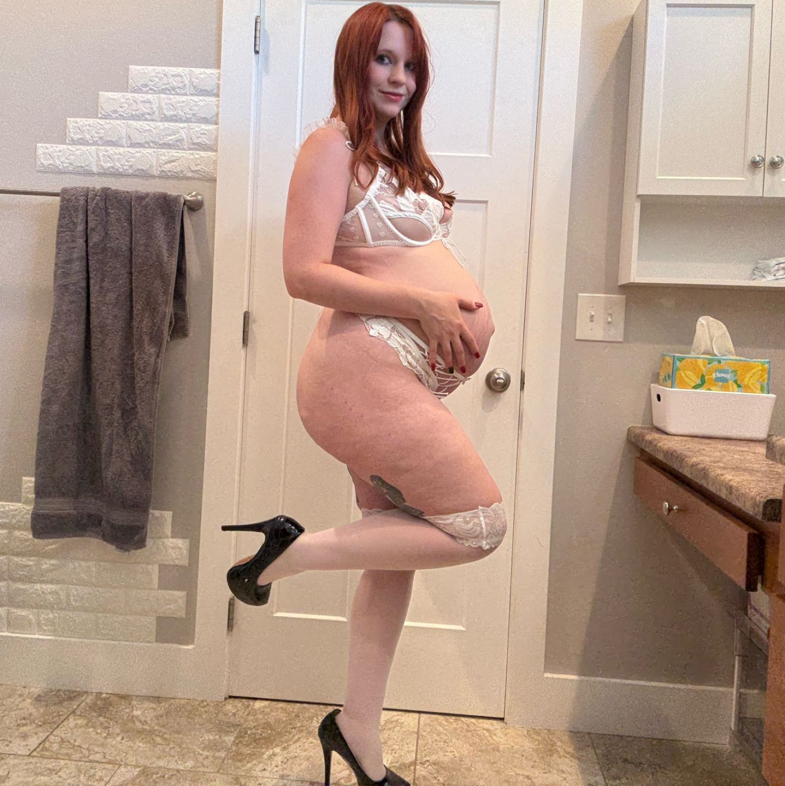 33 Weeks Pregnant White Lingerie