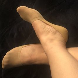 Nude invisible socks