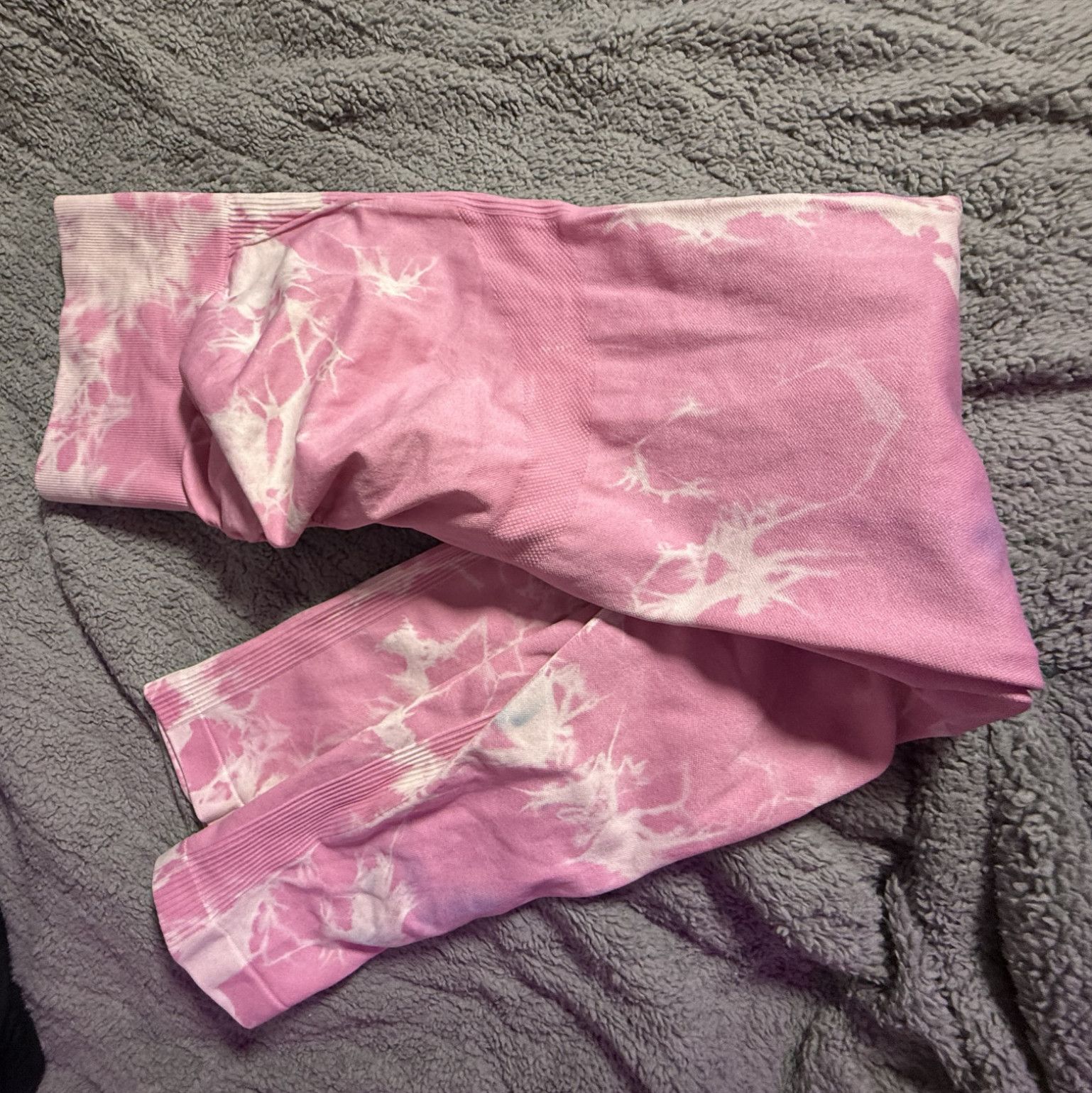 PINK AND WHITE TYE DYE YOGA PANTS
